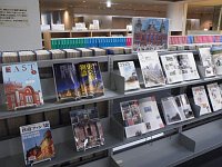 新聞雑誌コーナー「駅を旅する」会場の様子