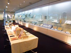 企画展「岩手の医学」会場の様子